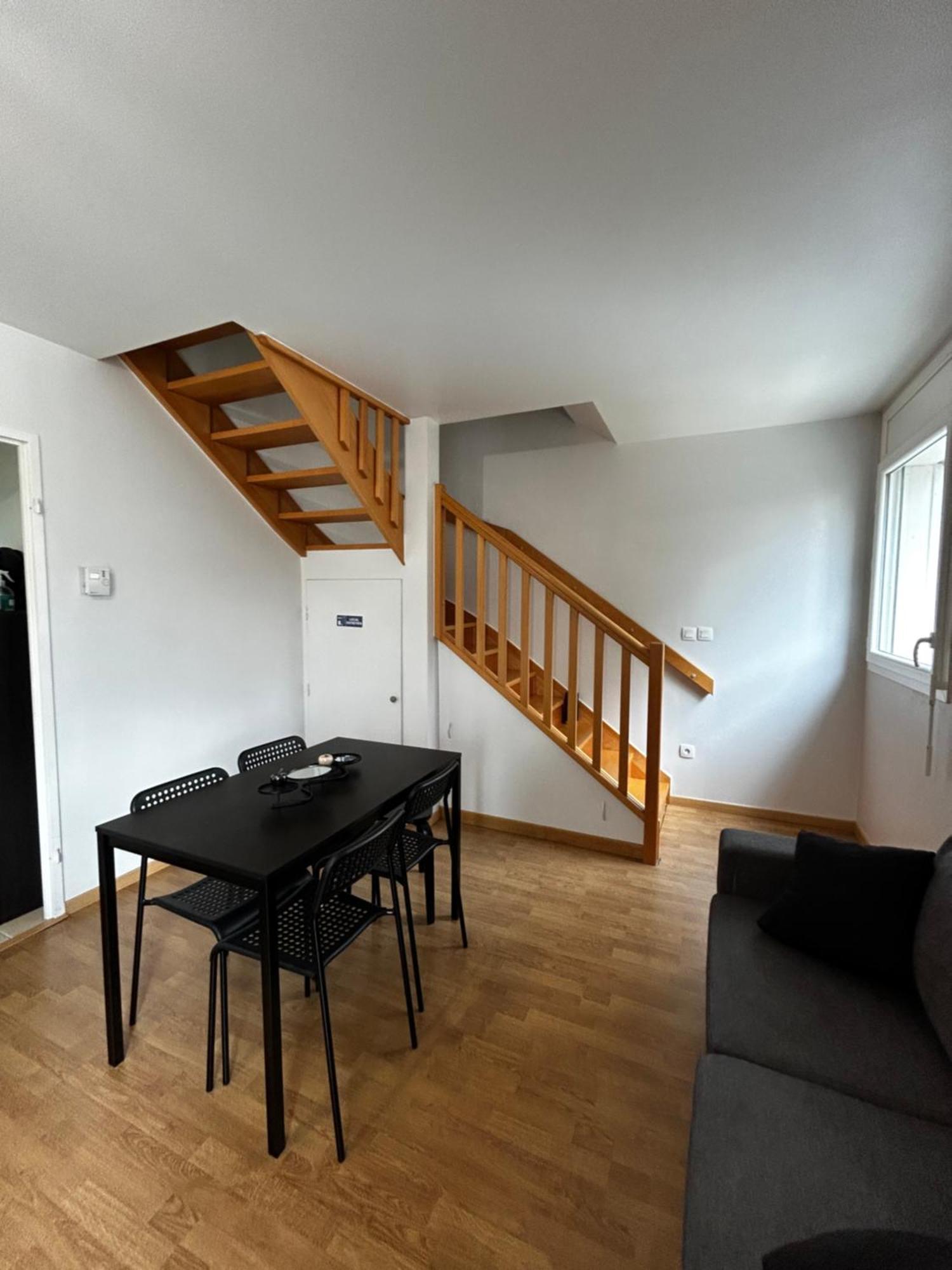 Apartment Duplex Lumineux Equipe/rer D/balcon/parking *