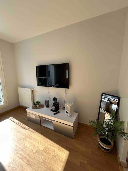 Apartment Duplex Lumineux Equipe/rer D/balcon/parking Corbeil-Essonnes
